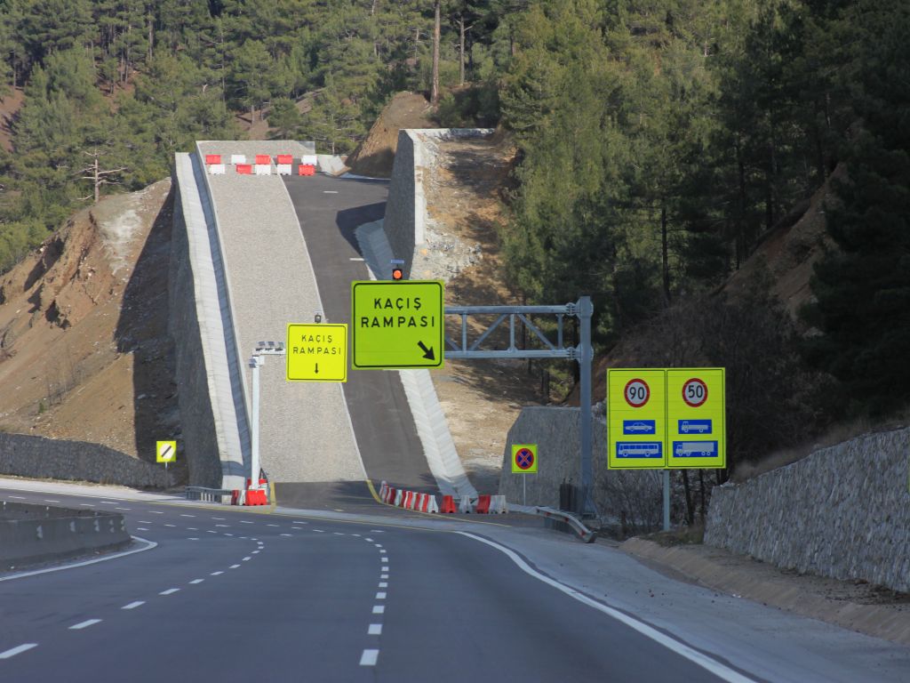 Pozantı-Ankara Otoyolu Çipo-Kesimi Acil Kaçış Rampası - 2012